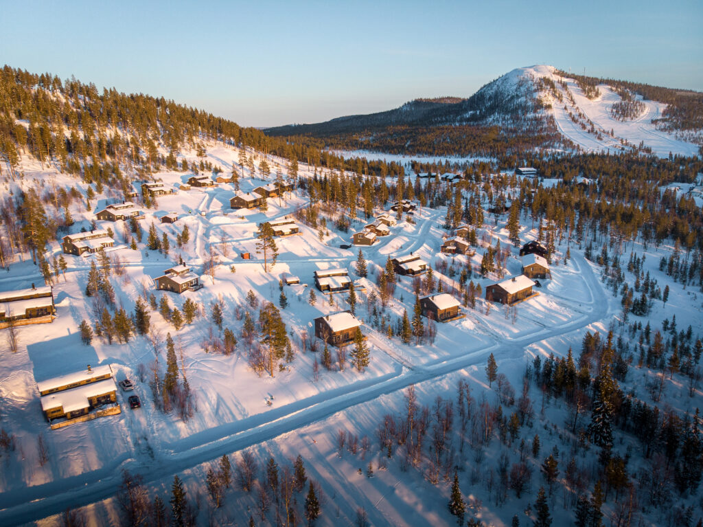 Vy över Tännäskrökets stugområde i Funäsfjällen